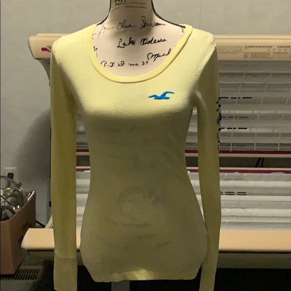 Hollister Tops - Hollister long sleeve